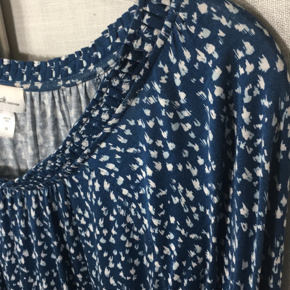 Jaclyn Smith Scoopneck Blue White Blouse - Picture 3 of 5